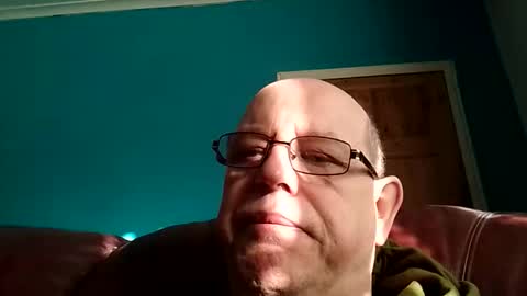 Snapshot of leatherpants68 chatting on January 12, 2026, 12:54 pm leatherpants68 online show from January 12, 2026, 12:54 pm