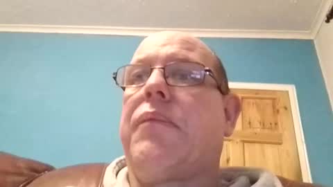 Snapshot of leatherpants68 chatting on January 31, 2026, 7:11 pm leatherpants68 online show from January 31, 2026, 7:11 pm