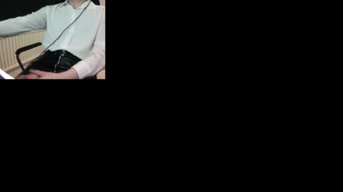 Snapshot of leatheryslut chatting on February 23, 2025, 2:07 am Leatheryslut online show from February 23, 2025, 2:07 am