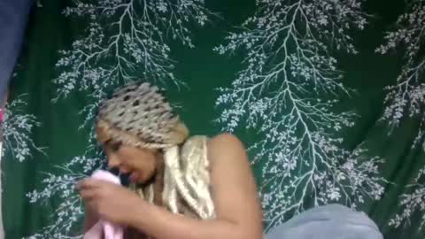 leatianaa online show from July 6, 2026, 1:41 pm