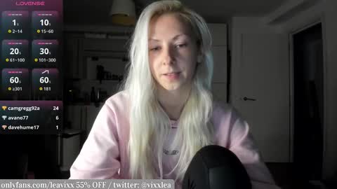 Snapshot of leavixx chatting on December 20, 2025, 6:04 pm LeaVixx online show from December 20, 2025, 6:04 pm