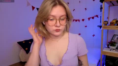 Ellie online show from April 22, 2026, 7:33 am
