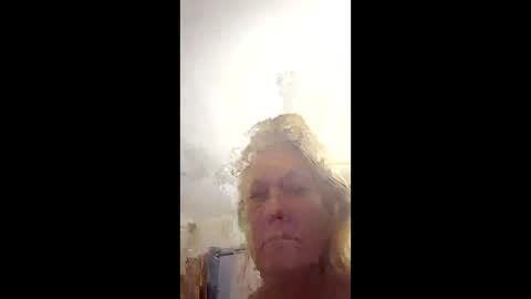 lee4play2272 online show from April 2, 2026, 1:53 pm