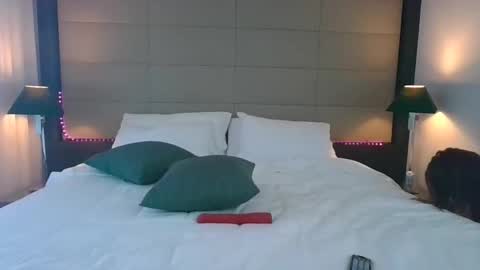 Snapshot of leelou_dallas chatting on February 21, 2026, 12:33 am Leelou online show from February 21, 2026, 12:33 am