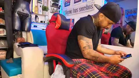 Snapshot of leenar_key chatting on February 17, 2026, 9:50 am leenar_key online show from February 17, 2026, 9:50 am