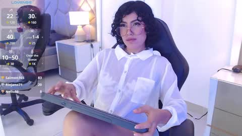 Snapshot of leethompson_ chatting on January 11, 2025, 2:58 pm Leet online show from January 11, 2025, 2:58 pm