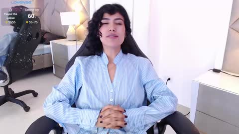 Snapshot of leethompson_ chatting on February 4, 2025, 3:04 pm Leet online show from February 4, 2025, 3:04 pm