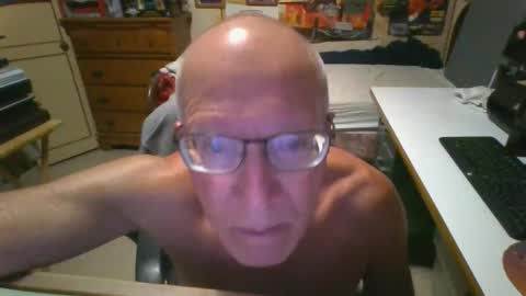 Snapshot of leezamm1132 chatting on April 21, 2026, 2:51 am leezamm1132 online show from April 21, 2026, 2:51 am