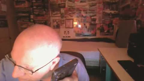 Snapshot of leezamm1132 chatting on May 3, 2026, 1:28 pm leezamm1132 online show from May 3, 2026, 1:28 pm