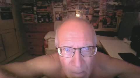 Snapshot of leezamm1132 chatting on May 13, 2026, 12:19 am leezamm1132 online show from May 13, 2026, 12:19 am