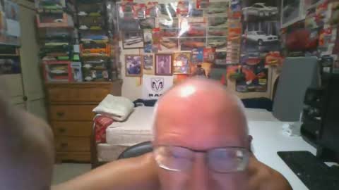 leezimmerman200 online show from April 29, 2026, 9:13 am