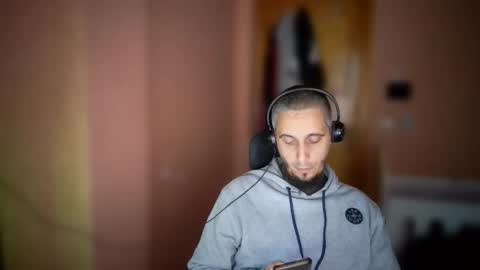 Snapshot of lefrenchiies chatting on November 19, 2025, 7:30 am lefrenchiies online show from November 19, 2025, 7:30 am