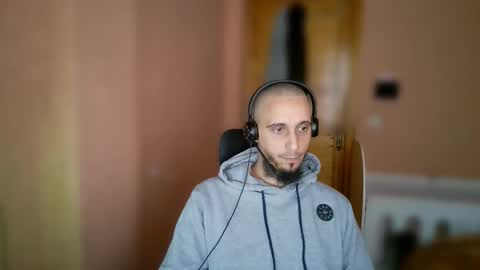 lefrenchiies online show from November 21, 2025, 8:13 am