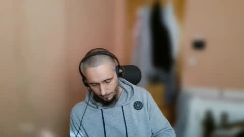 lefrenchiies online show from January 11, 2026, 12:10 pm