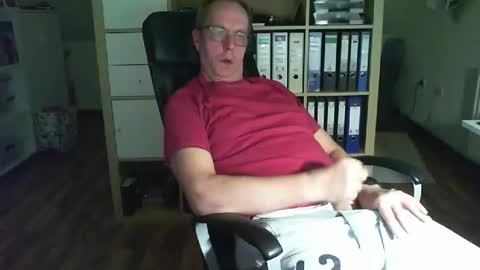 Snapshot of lefti27 chatting on January 11, 2026, 4:12 pm Dave online show from January 11, 2026, 4:12 pm