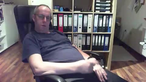 Snapshot of lefti27 chatting on February 11, 2026, 4:34 pm Dave online show from February 11, 2026, 4:34 pm