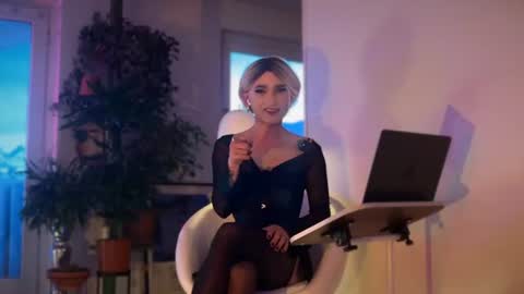 legsylegsinton online show from June 10, 2026, 7:46 pm