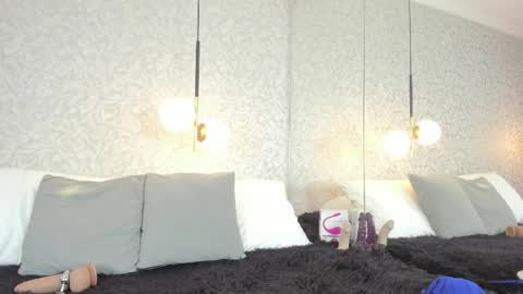 LEIGH ANGELS online show from May 11, 2026, 10:07 pm