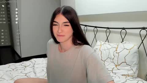 Leila online show from March 12, 2025, 10:39 pm