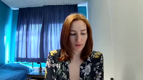 Snapshot of leila_cam18 chatting on March 6, 2025, 12:19 pm Leila online show from March 6, 2025, 12:19 pm