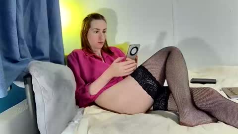 Snapshot of leila_cam18 chatting on November 4, 2025, 11:04 pm Leila online show from November 4, 2025, 11:04 pm