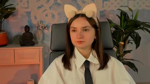 LeilaMurphy online show from February 20, 2025, 12:15 pm