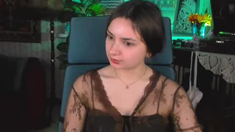 LeilaMurphy online show from March 11, 2025, 8:20 am