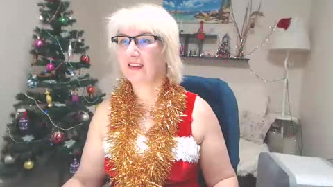 Snapshot of leilamays chatting on December 25, 2024, 4:33 am Leila Kinky online show from December 25, 2024, 4:33 am