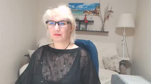 Snapshot of leilamays chatting on January 19, 2025, 5:48 am Leila Kinky online show from January 19, 2025, 5:48 am
