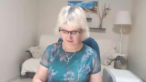 Snapshot of leilamays chatting on February 7, 2025, 1:11 pm Leila Kinky online show from February 7, 2025, 1:11 pm