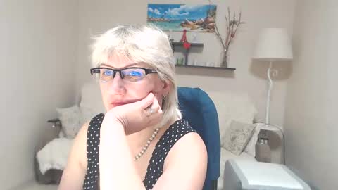 Snapshot of leilamays chatting on March 7, 2025, 9:07 am Leila Kinky online show from March 7, 2025, 9:07 am