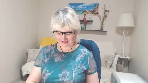 Snapshot of leilamays chatting on March 12, 2025, 11:53 am Leila Kinky online show from March 12, 2025, 11:53 am