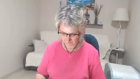 Leila Kinky online show from July 7, 2026, 7:23 am