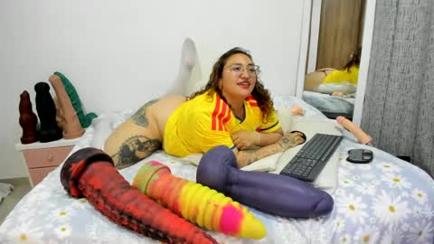 Leilamolly online show from June 17, 2026, 7:15 pm