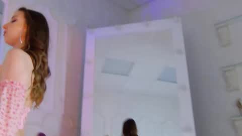 Snapshot of leilaparson chatting on November 14, 2025, 5:17 am Leila online show from November 14, 2025, 5:17 am