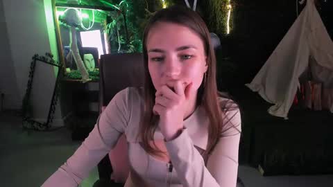 Snapshot of leilarai chatting on February 7, 2025, 1:43 pm Leila Rai online show from February 7, 2025, 1:43 pm