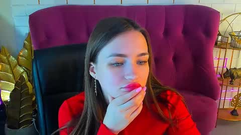 Snapshot of leilarai chatting on February 19, 2025, 12:22 pm Leila Rai online show from February 19, 2025, 12:22 pm