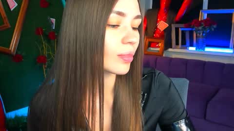 Leila Rai online show from November 27, 2025, 1:57 pm