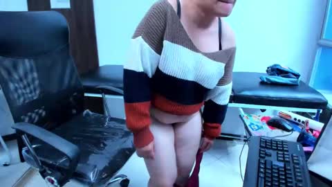 Snapshot of leilasmith_ chatting on April 18, 2026, 7:07 pm Leila online show from April 18, 2026, 7:07 pm
