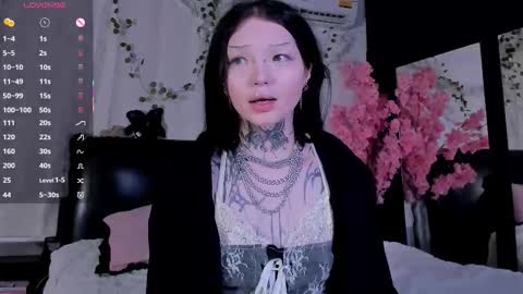 Snapshot of lein_bone chatting on October 14, 2025, 12:11 am Lein online show from October 14, 2025, 12:11 am