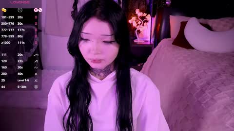 Snapshot of lein_bone chatting on November 17, 2025, 12:27 am Lein online show from November 17, 2025, 12:27 am