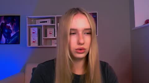 Snapshot of leina_jey chatting on December 20, 2025, 8:49 pm Leina online show from December 20, 2025, 8:49 pm