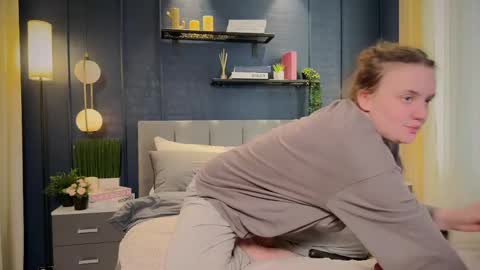 Lela online show from March 7, 2025, 1:20 am