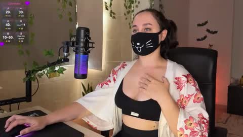 Lemi online show from November 5, 2025, 2:39 pm