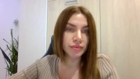 lena6122000 online show from October 24, 2025, 9:00 pm