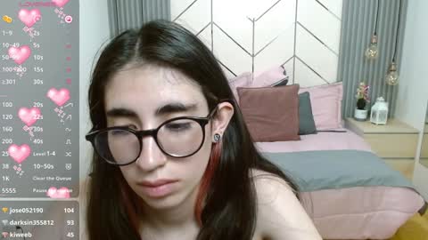 Snapshot of lena_roses chatting on December 18, 2024, 11:51 pm Lena online show from December 18, 2024, 11:51 pm