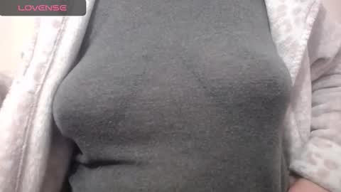 Snapshot of lenagolden chatting on January 7, 2026, 12:07 pm lenagolden online show from January 7, 2026, 12:07 pm