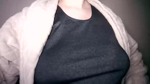 Snapshot of lenagolden chatting on February 23, 2026, 3:42 pm lenagolden online show from February 23, 2026, 3:42 pm