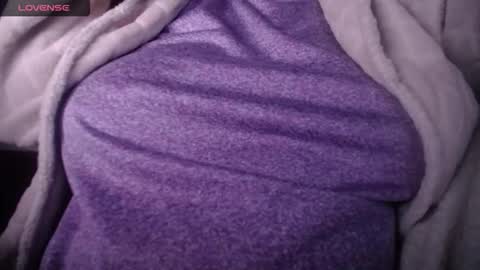 Snapshot of lenagolden chatting on February 25, 2026, 5:44 pm lenagolden online show from February 25, 2026, 5:44 pm