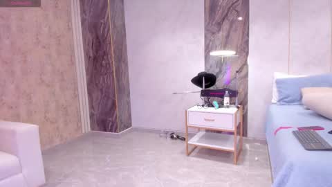 Snapshot of lenathompson chatting on December 5, 2025, 3:15 am Lenathompson online show from December 5, 2025, 3:15 am